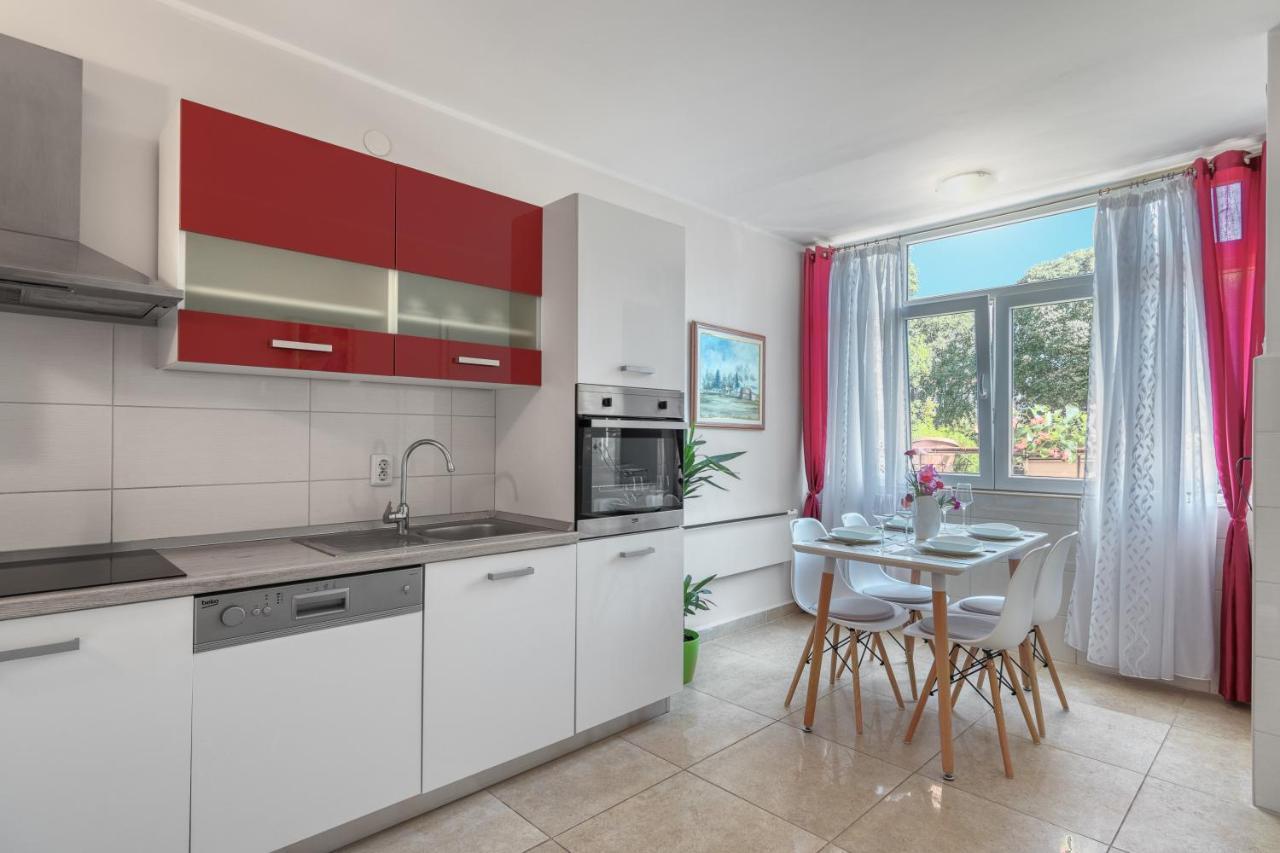 M & M Apartment PUY Eksteriør bilde